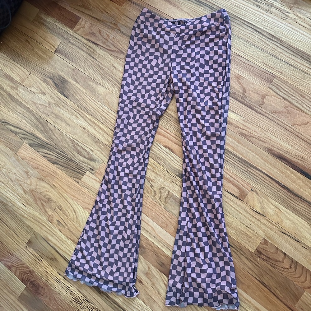 PEPPER MAYO CHECKERED FLARE PANTS
